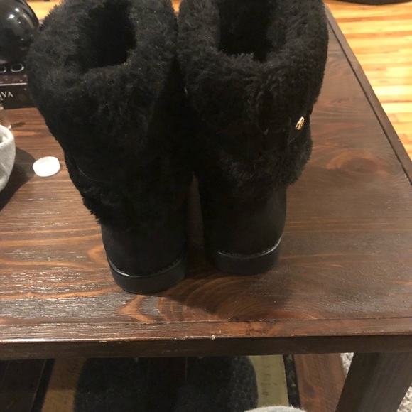 Women’s Guess Boots - Picture 3 of 6